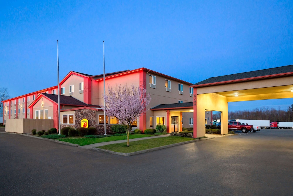 Super 8 by Wyndham Bellingham Airport/Ferndale WA 1/57