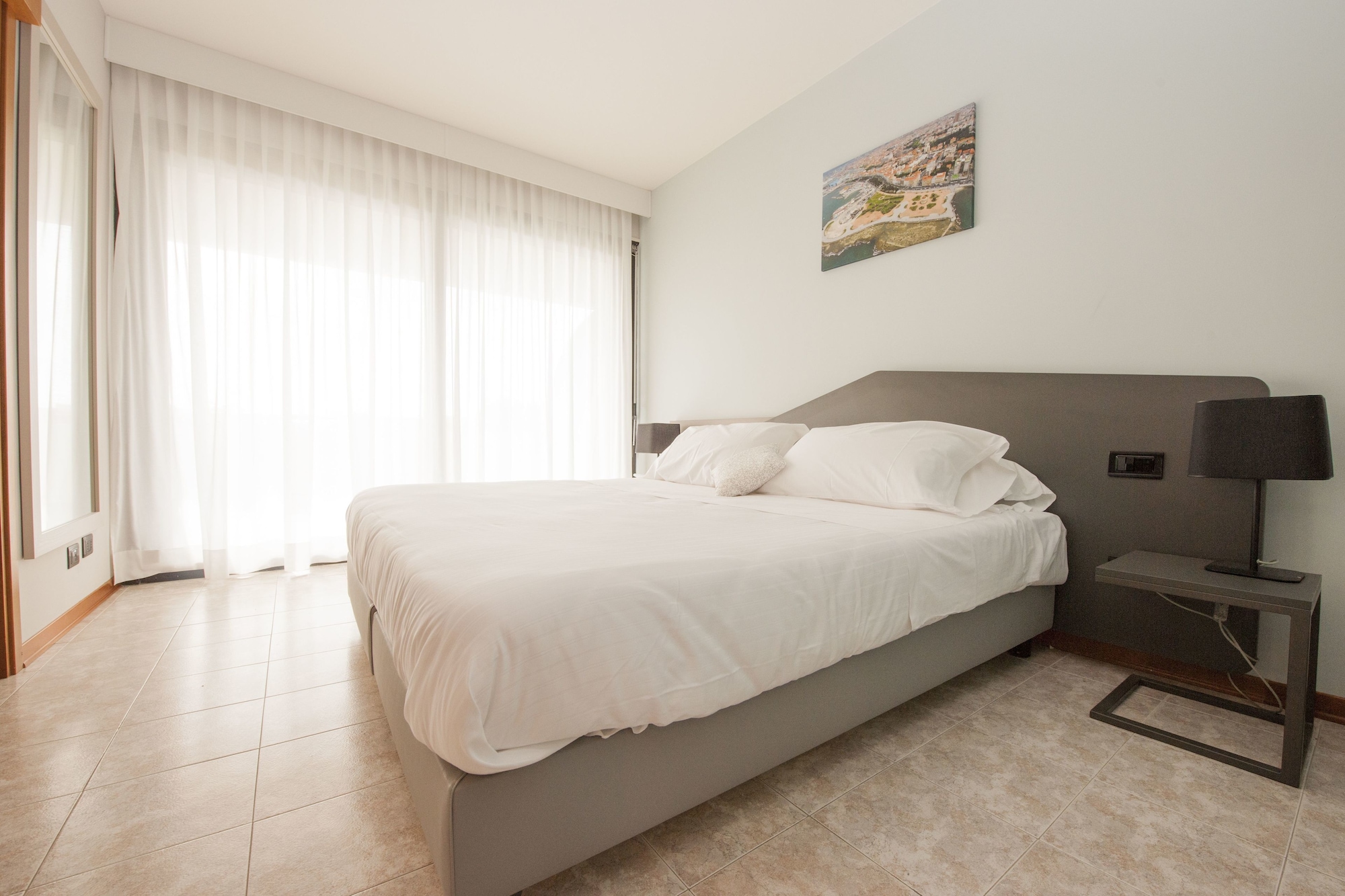 شقة سوبيريور بسرير كوين وسريرين منفصلين بإطلالة على البحر بغرفة نوم واحدة، Suites Marilia Apartments 5/10