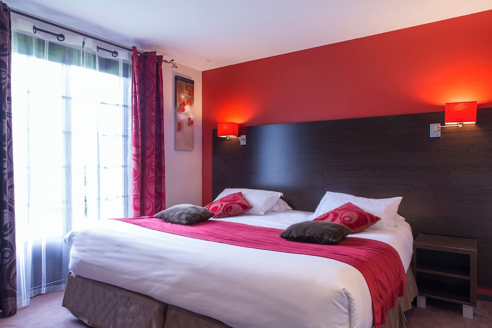 INTER-HOTEL LES COQUELICOTS 5/25