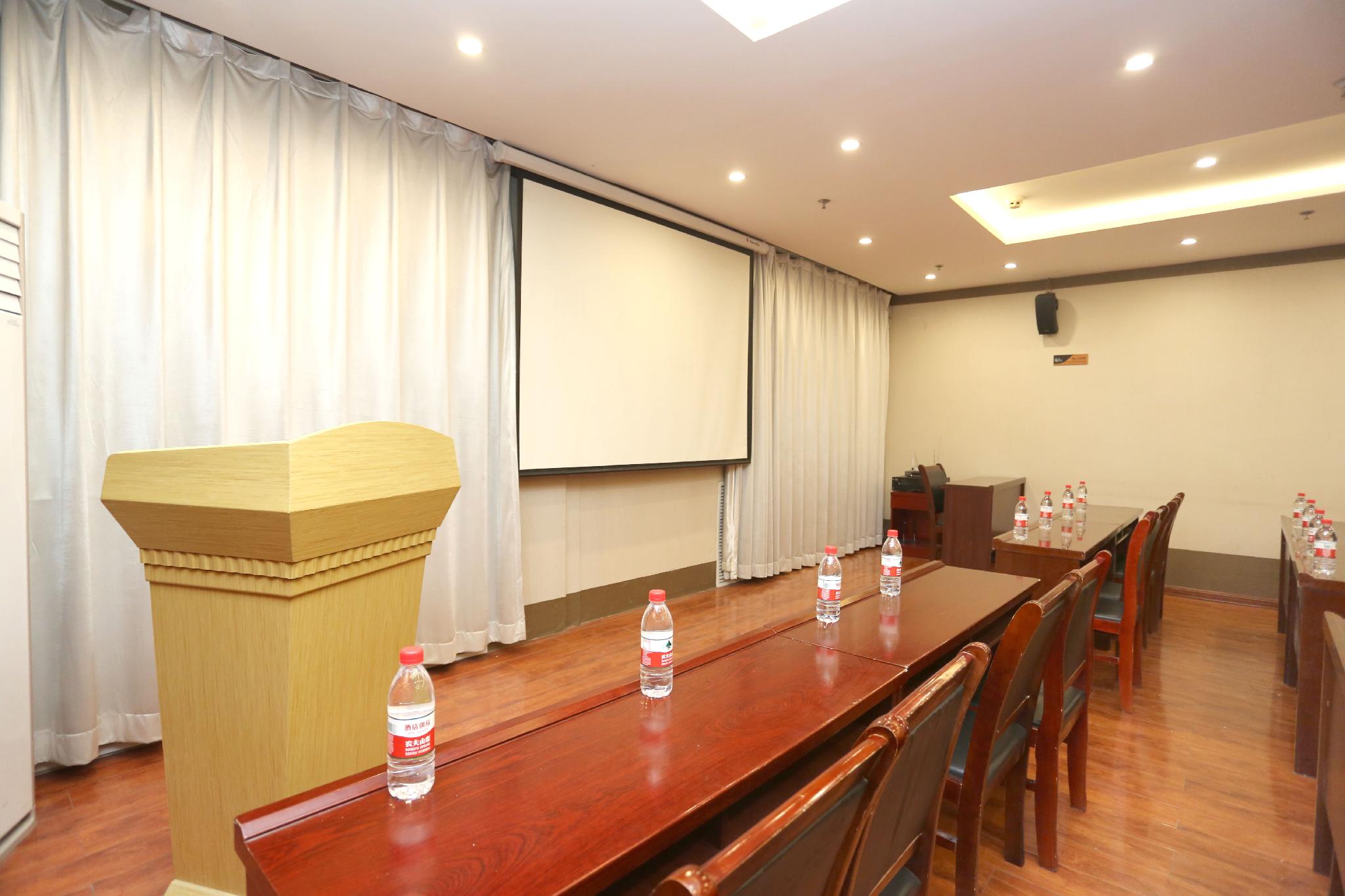 GREENTREE INN TAIYUAN YINGZE DISTRICT JIANSHE(S)ROAD CHANGFENG STREET HOTEL — 8