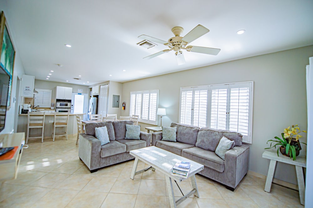 Seven Mile Beach Resort And Club 48/65