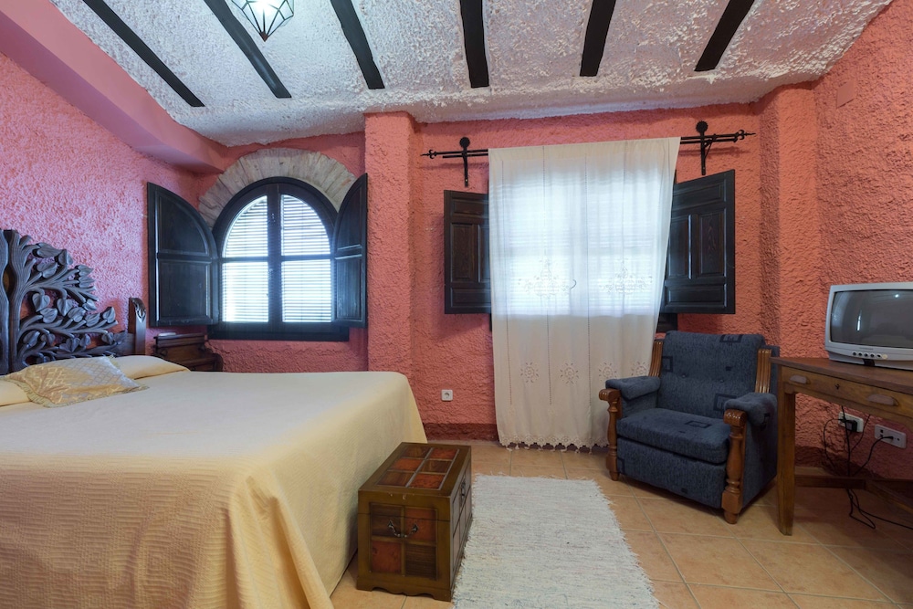 Palacio Guzmanes Hospederia Rural 37/64