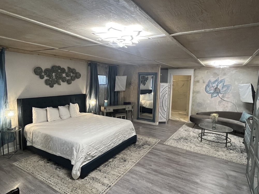 Bridal, Family, Suite, King Bed