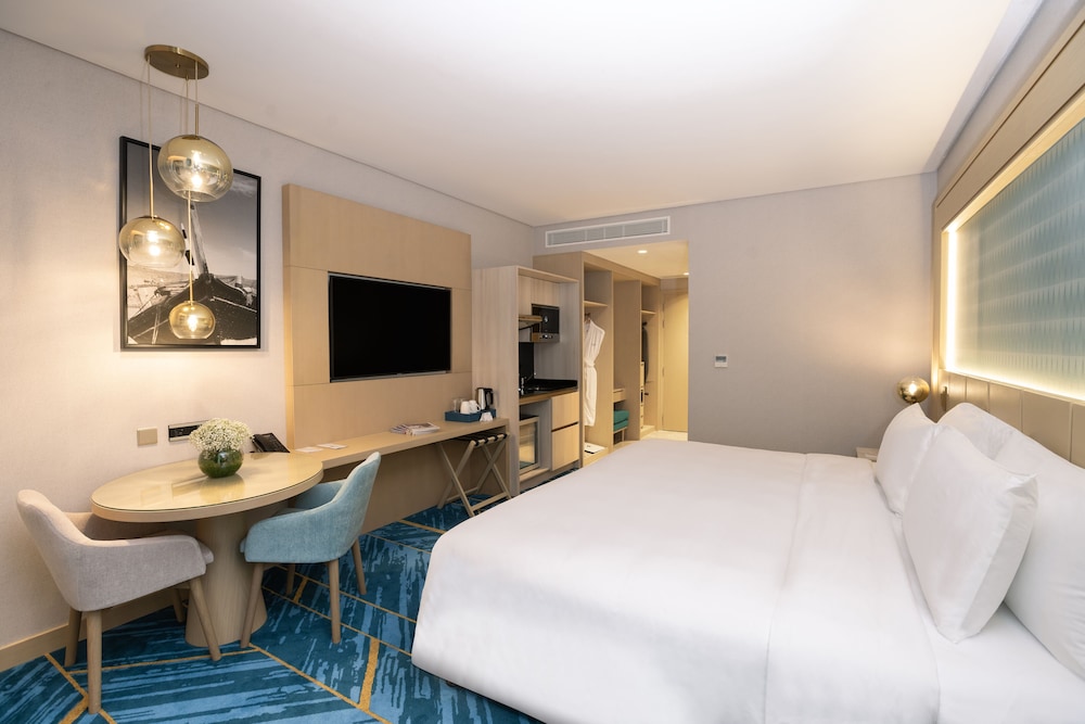 Maani Muscat Hotel & Suites 23/59