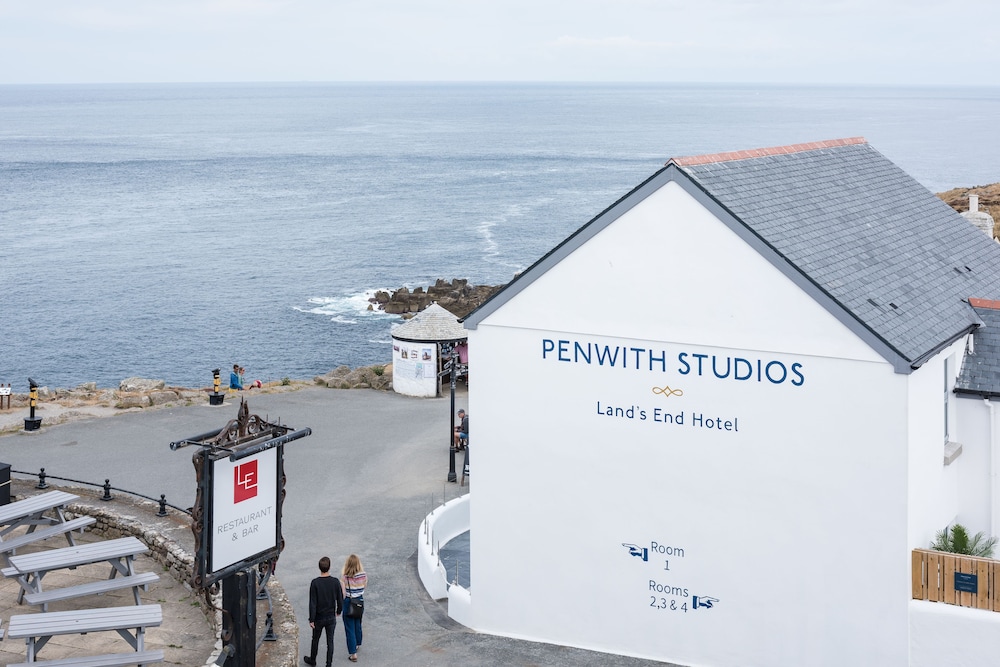 The Lands End Hotel 24/50