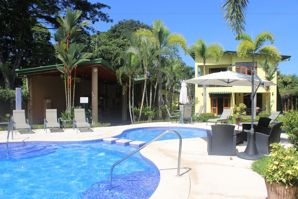 Club Del Cielo 33/39