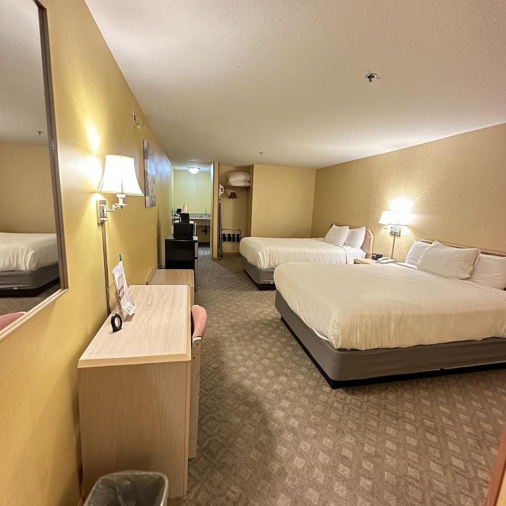 Timberland Inn & Suites 15/63