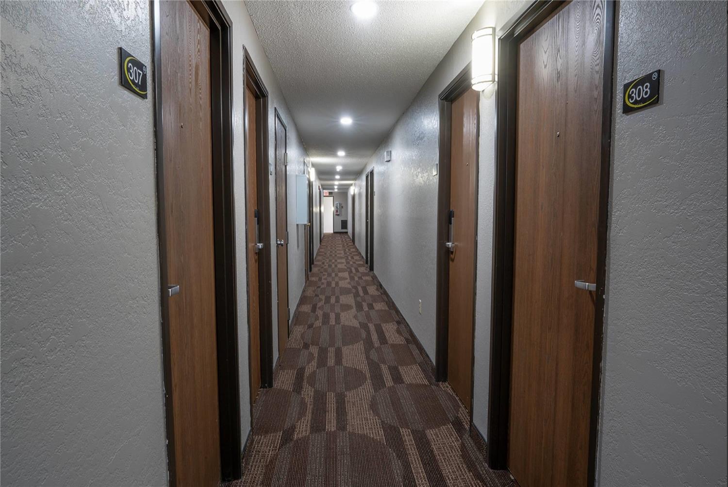 Super 8 by Wyndham Miles City 19/37
