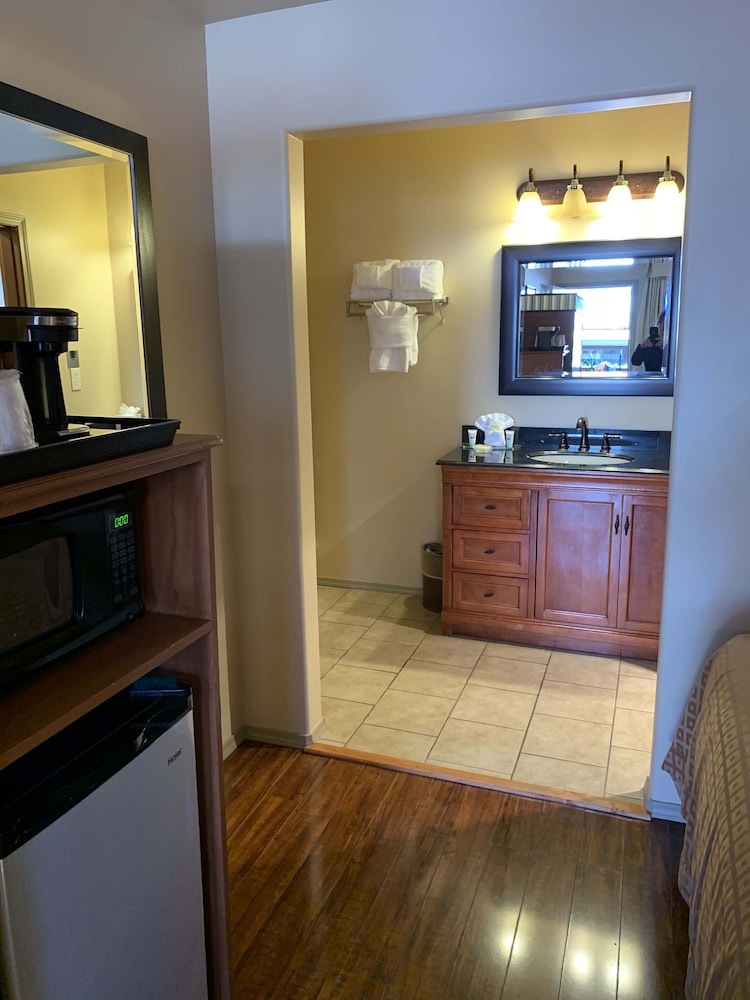 Matterhorn Inn Ouray 6/56