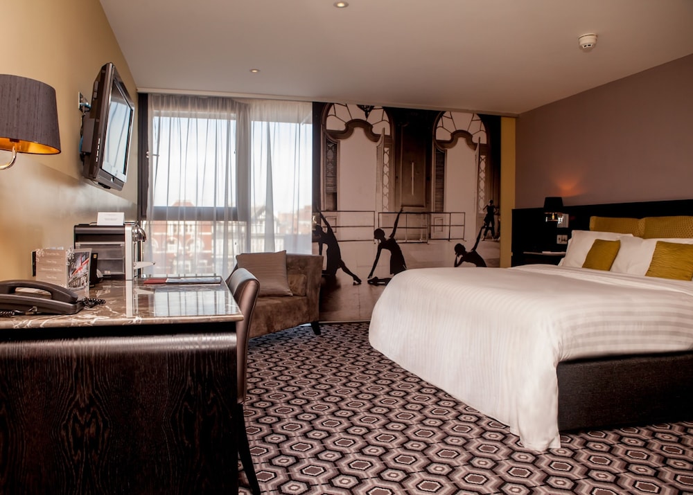 The Vincent Hotel 6/43