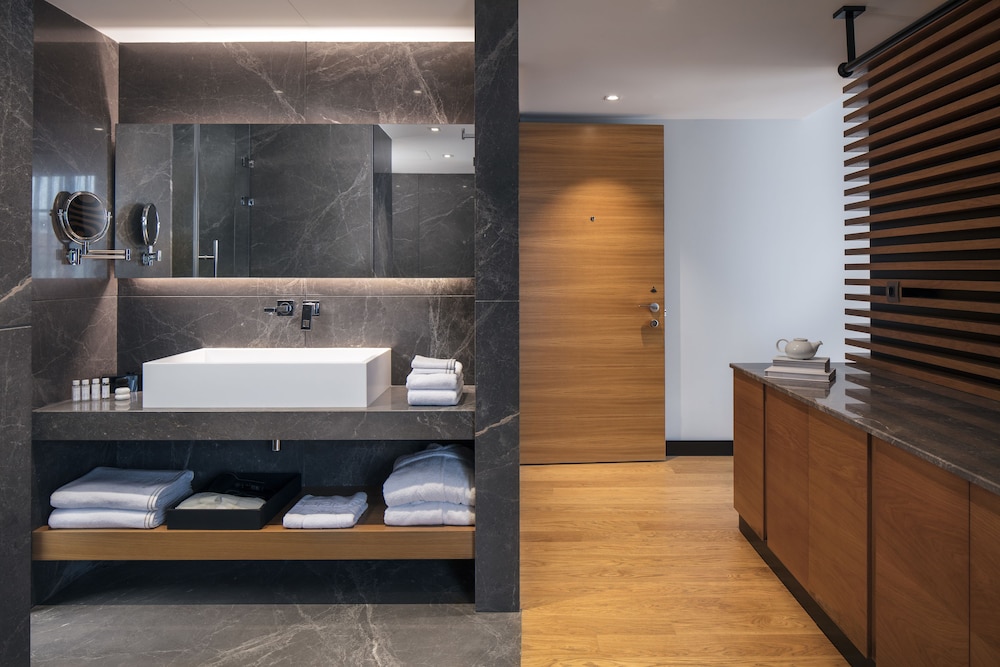 METROPOLITAN HOTELS BOSPHORUS 26/75
