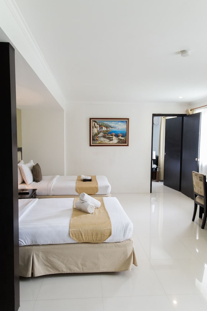 Subic Bay Peninsular Hotel 15/58