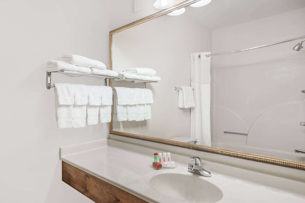 Ramada By Wyndham Columbia 47/51