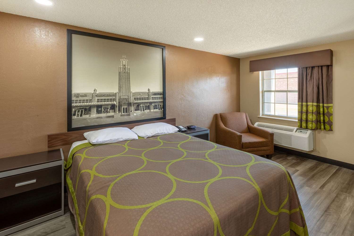 Super 8 By Wyndham Tulsa/Arpt/St Fairgrounds 17/33