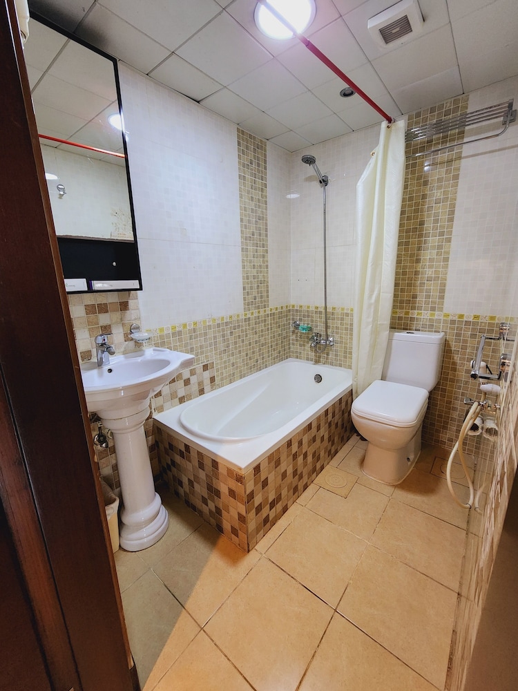 Lavender Home Hotel 54/56