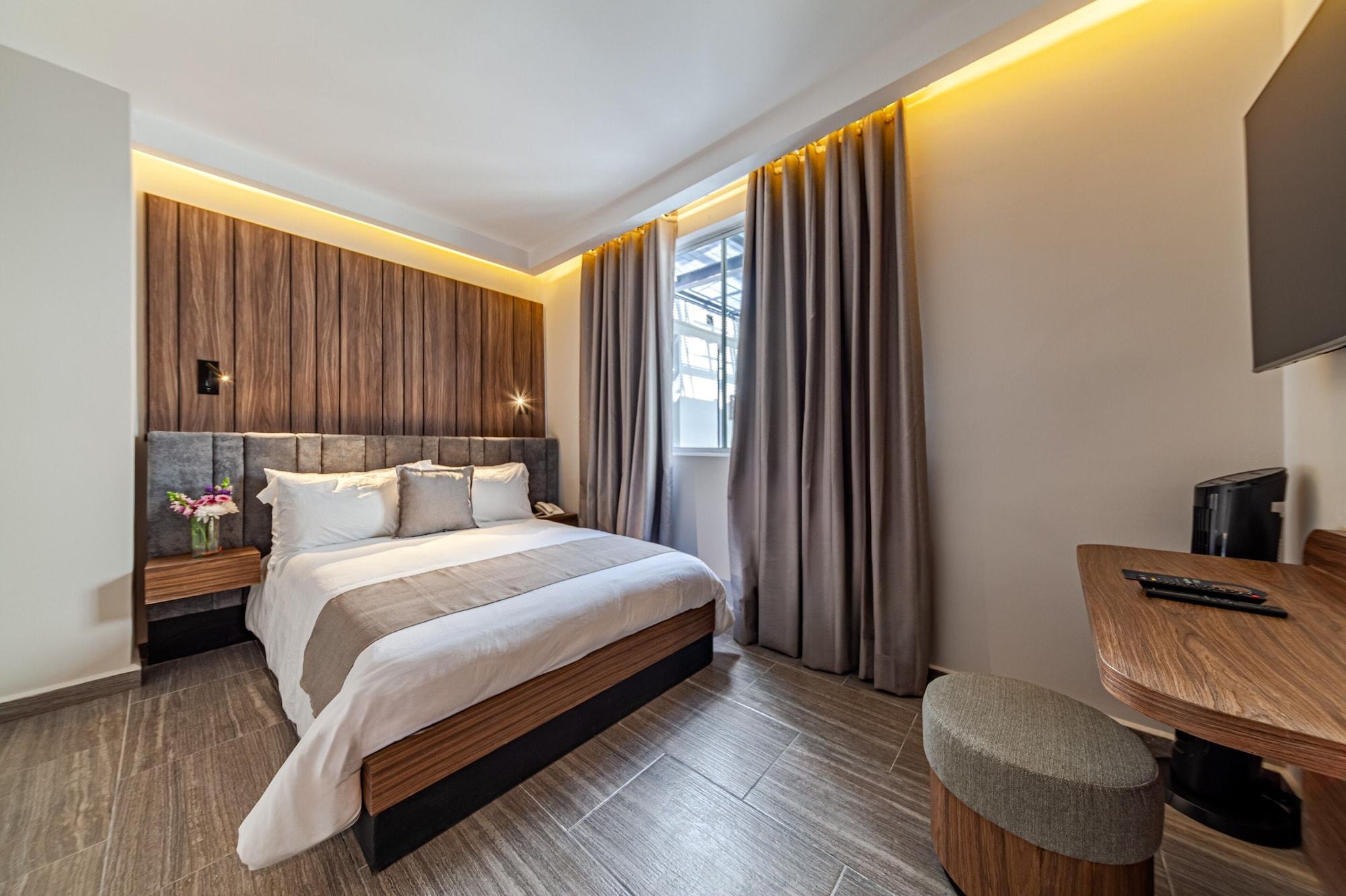 Executive, Suite