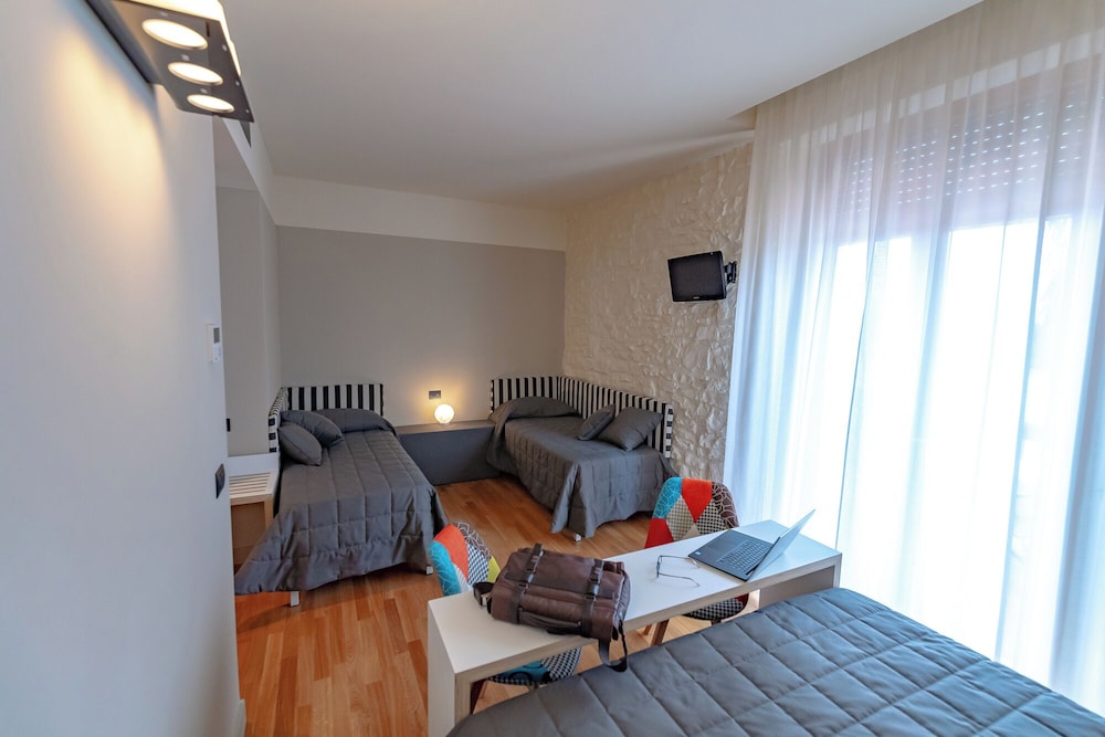 Hotel Moderno Assisi 33/50