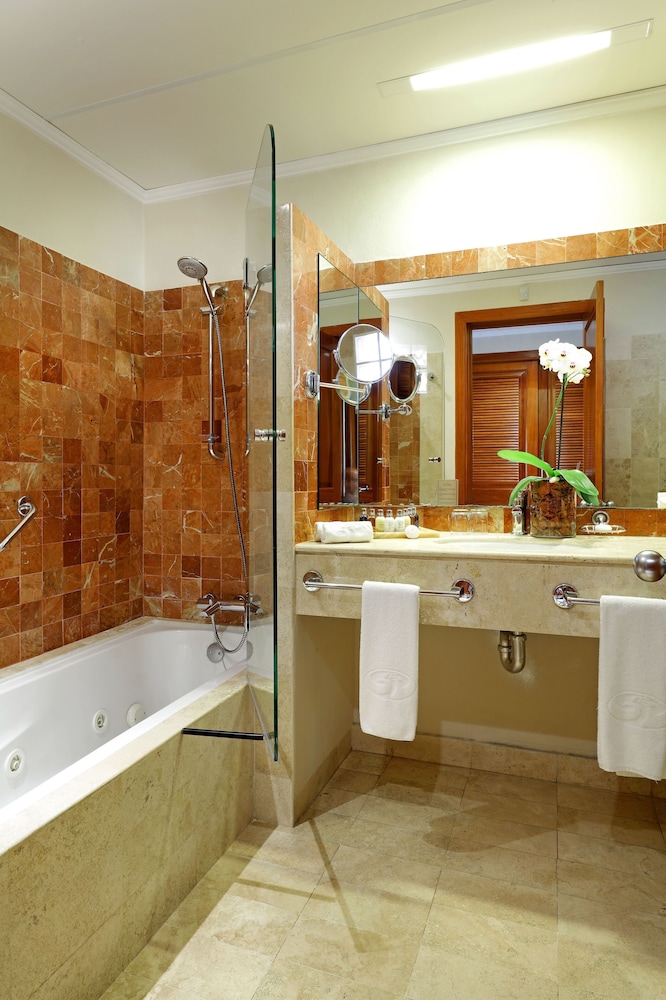Grand Palladium Colonial Resort Spa All Inclusive 10/47