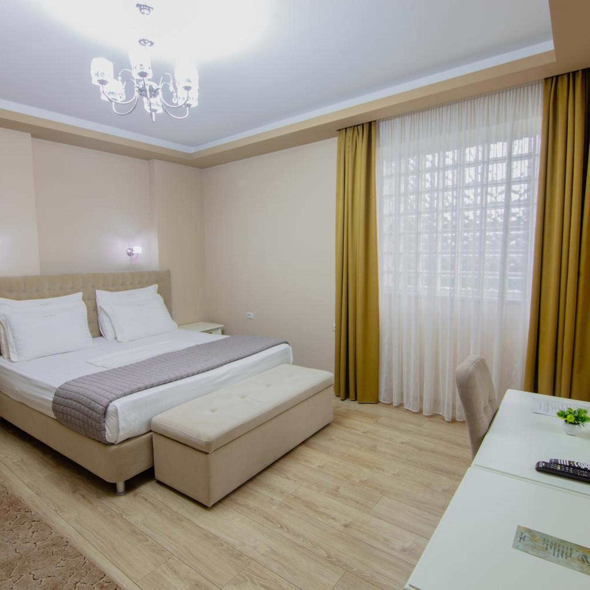 Christi's Hotel Borova 18/60