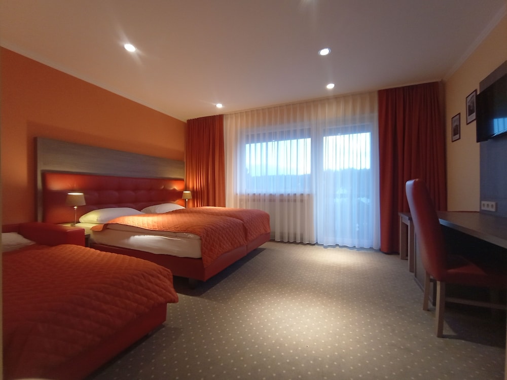 Modern, Family, 1 Double and 1 Single or 3 Single Beds, Balcony