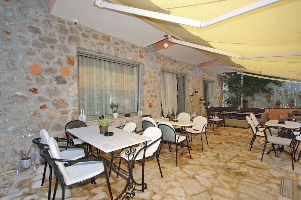 Aloe Luxury Apartments And Suites 40/50