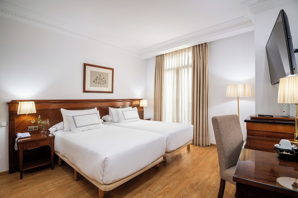 Connecting, Melia, Classic, Queen and Twin Beds