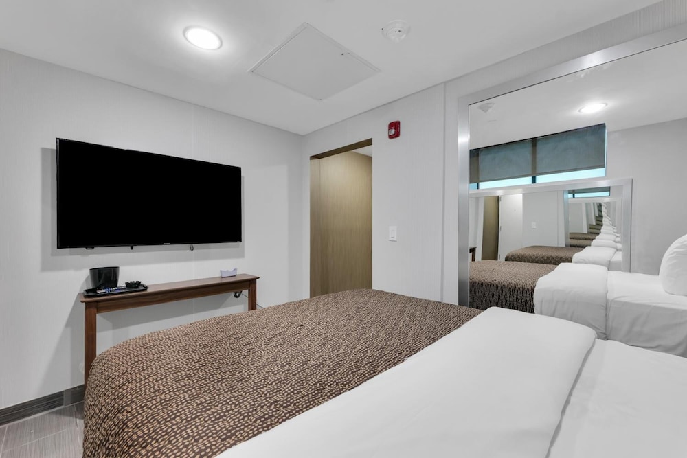 Hotel Mint JFK Airport 18/46