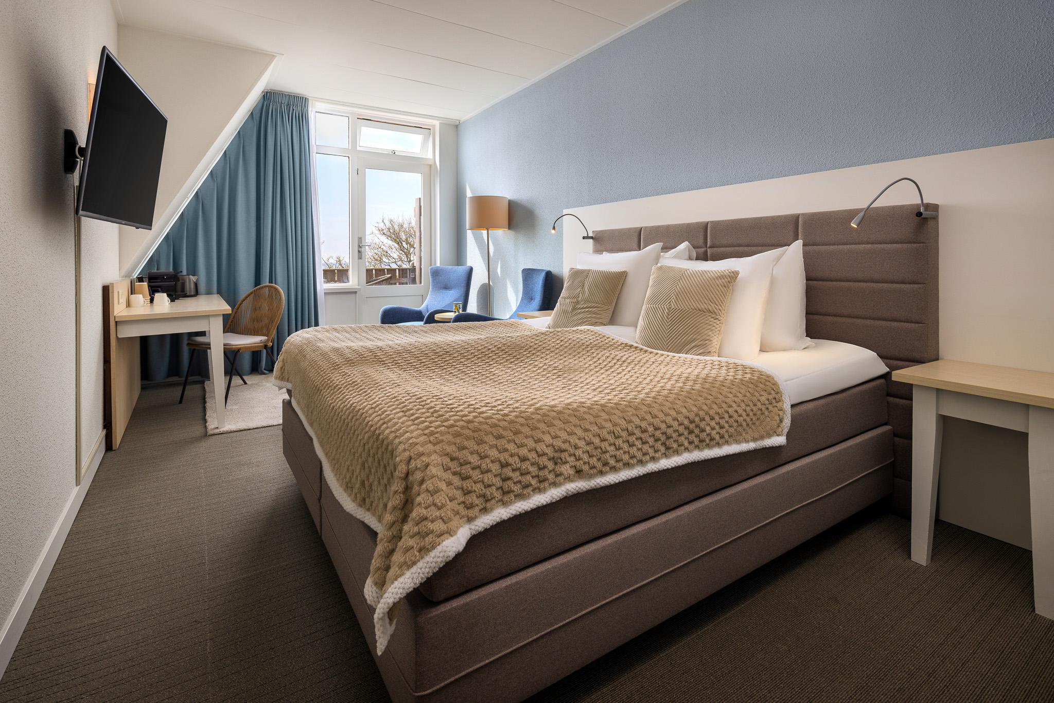Superior, Double Bed, Side Sea View