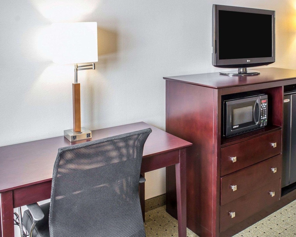 Econo Lodge Ames 9/21