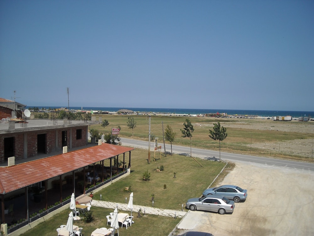 Epavlis Hotel 4/50