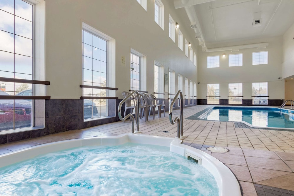 Comfort Inn Lethbridge South 30/43