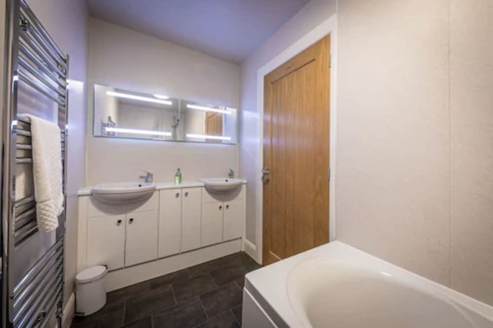 Uig Lodge Hotel 58/59