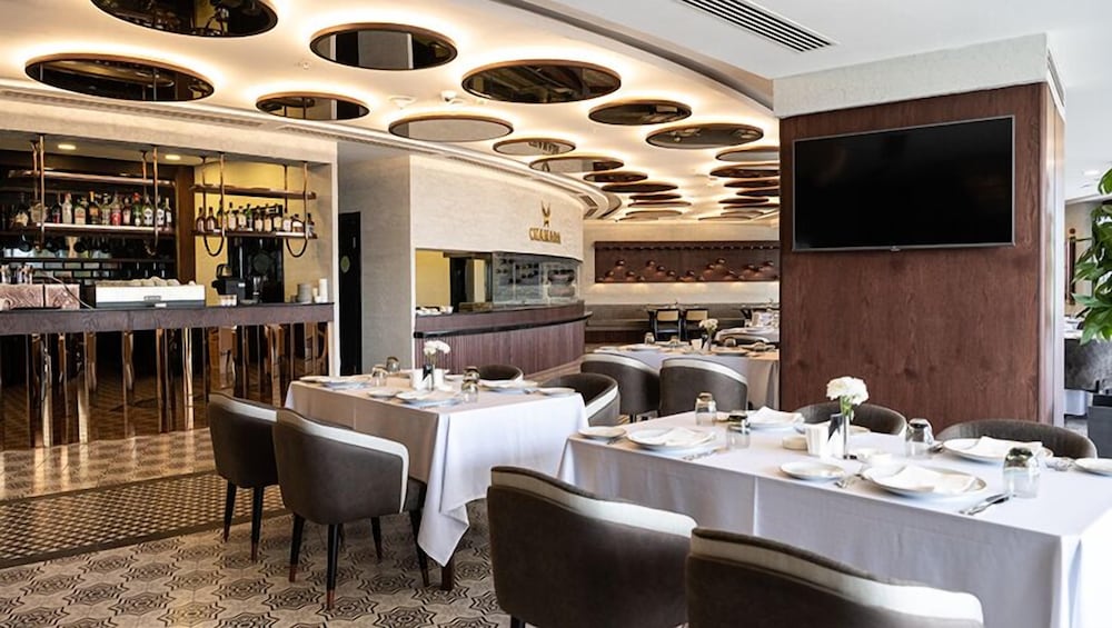 restaurant cafeteria