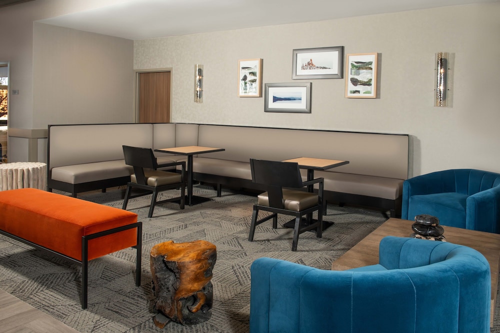 Hyatt Place Denver-South/Park Meadows 44/66