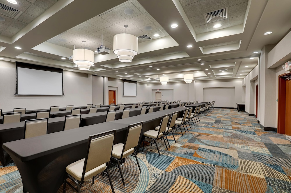 Drury Inn and Suites North Dayton 37/50