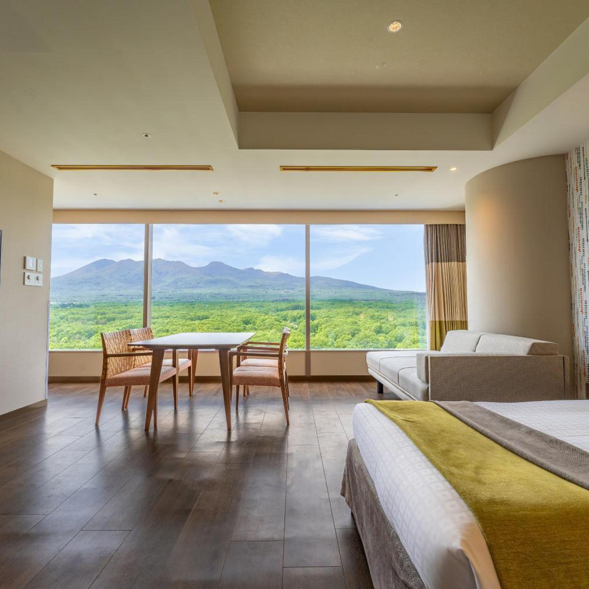 Room, Twin Beds, Mountain Front, Top Floor