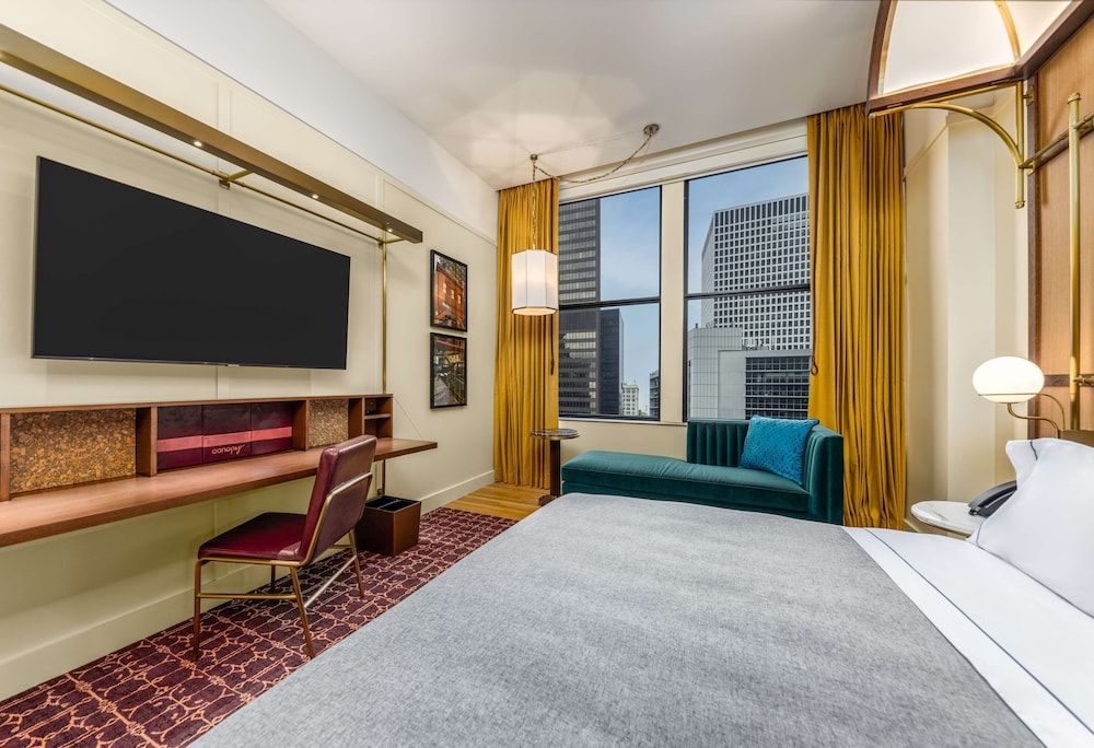 ROOM, KING BED, CITY VIEW