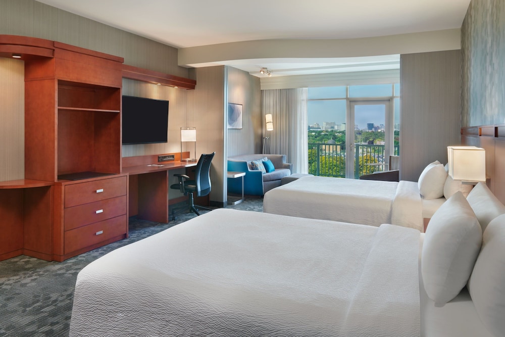 Studio, Suite, 2 Queen Beds, City View, Sofa