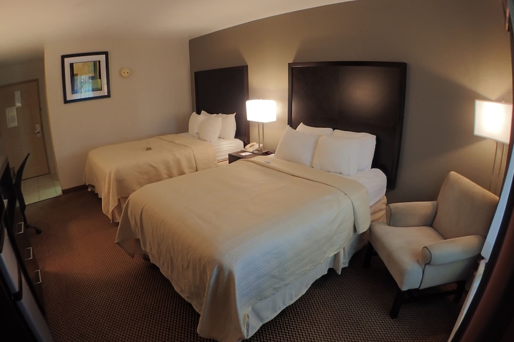 Quality Inn & Suites Winfield 18/44
