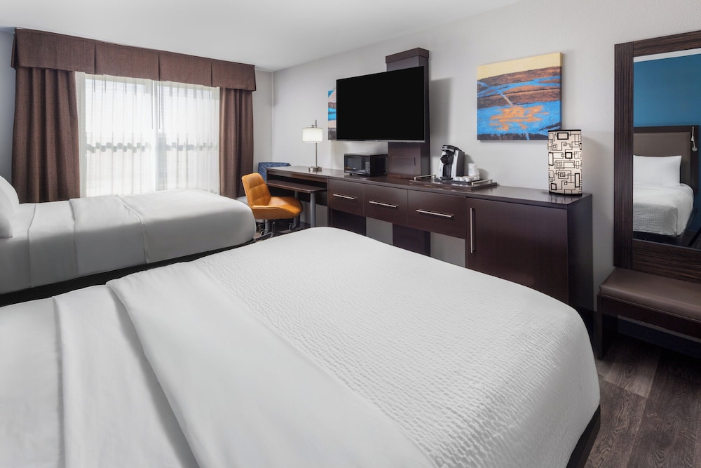Holiday Inn Express Hotel & Suites St. Louis West-O Fallon 15/71
