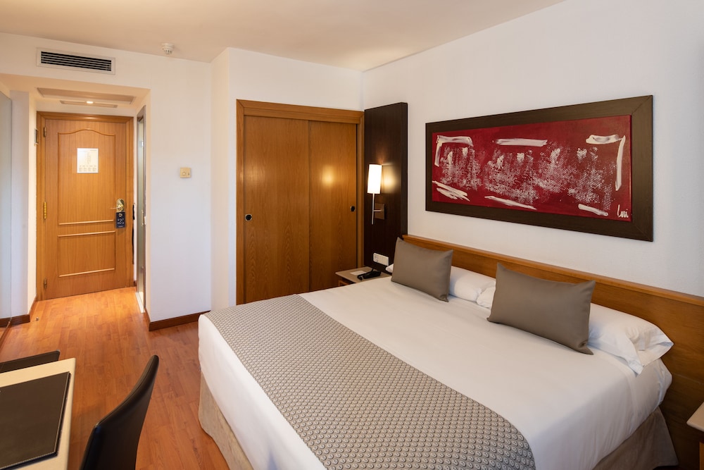 Catalonia Bristol Hotel 6/60