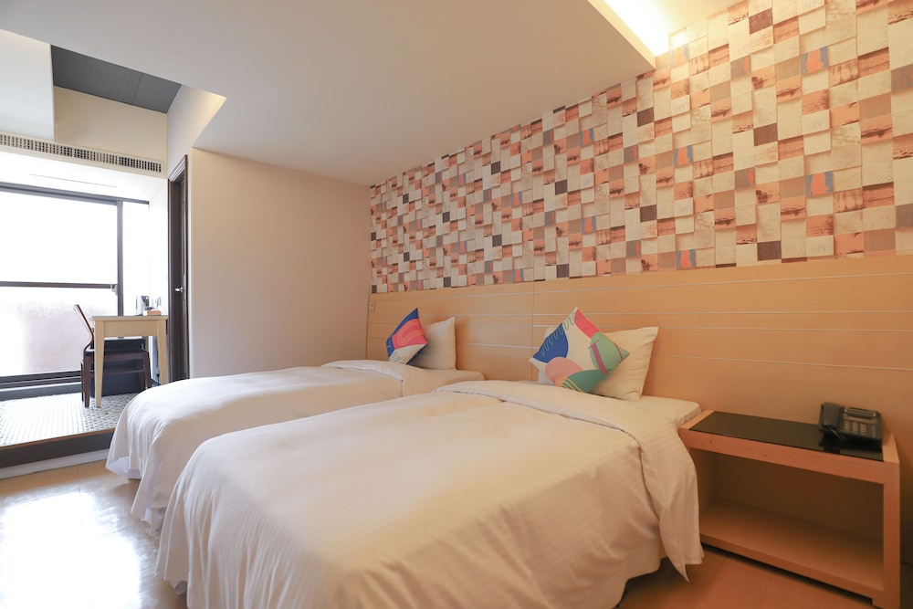 Dream 12 Hotel 24/71