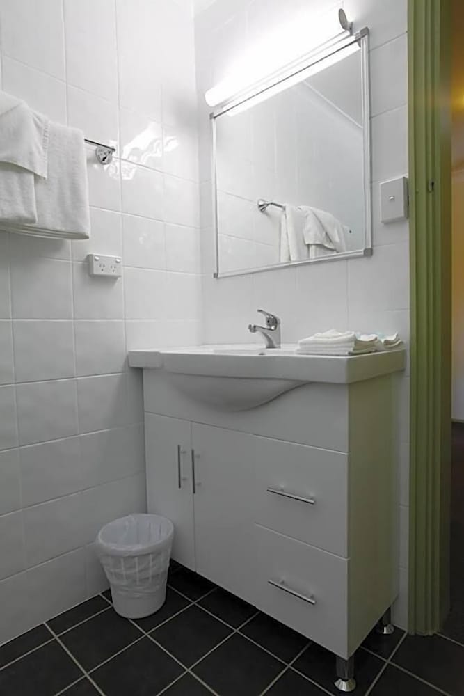 Maclin Lodge 29/36