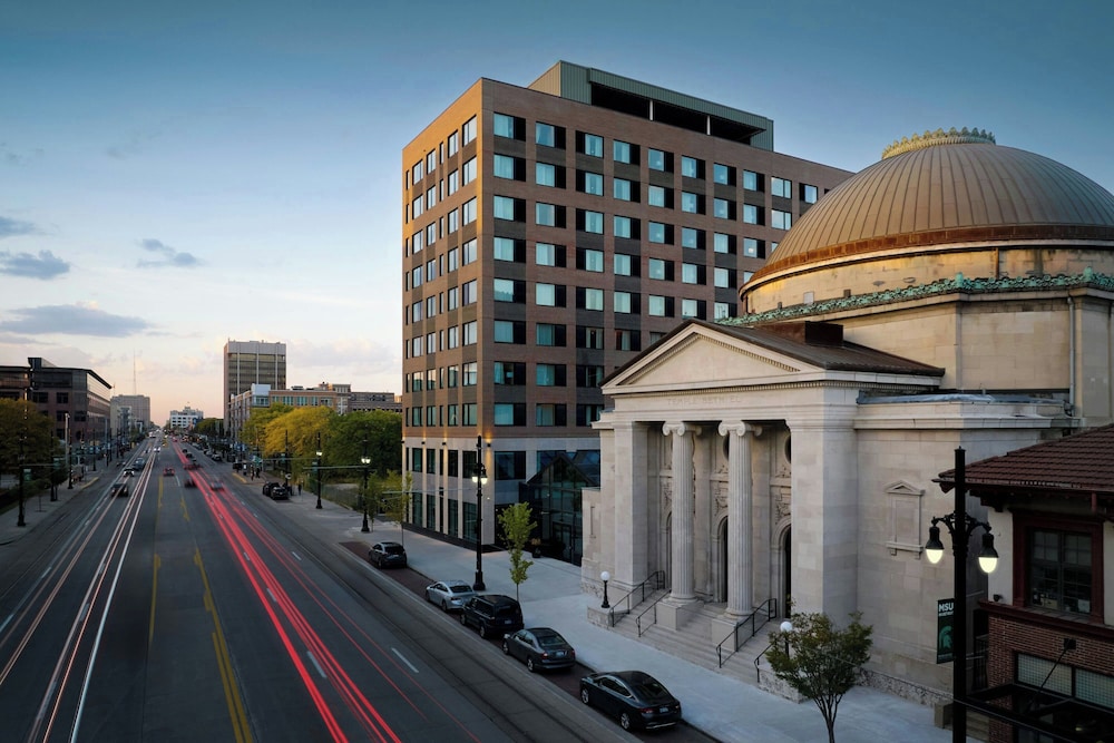 AC Hotel by Marriott Detroit at the Bonstelle 4/54