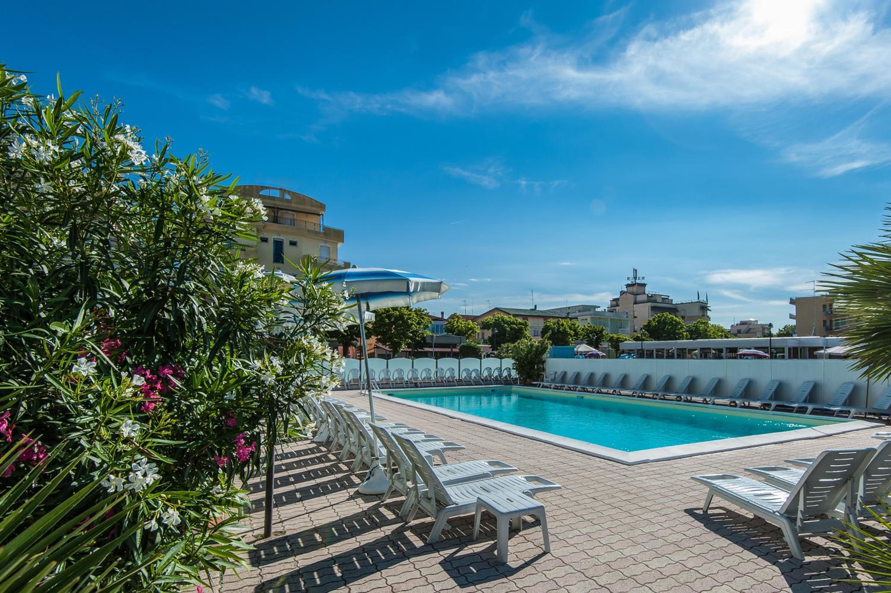 Hotel Corinna 45/50