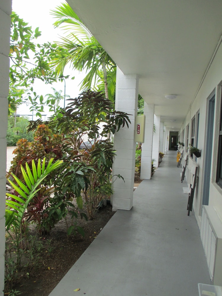 Shalimar Motel 43/47