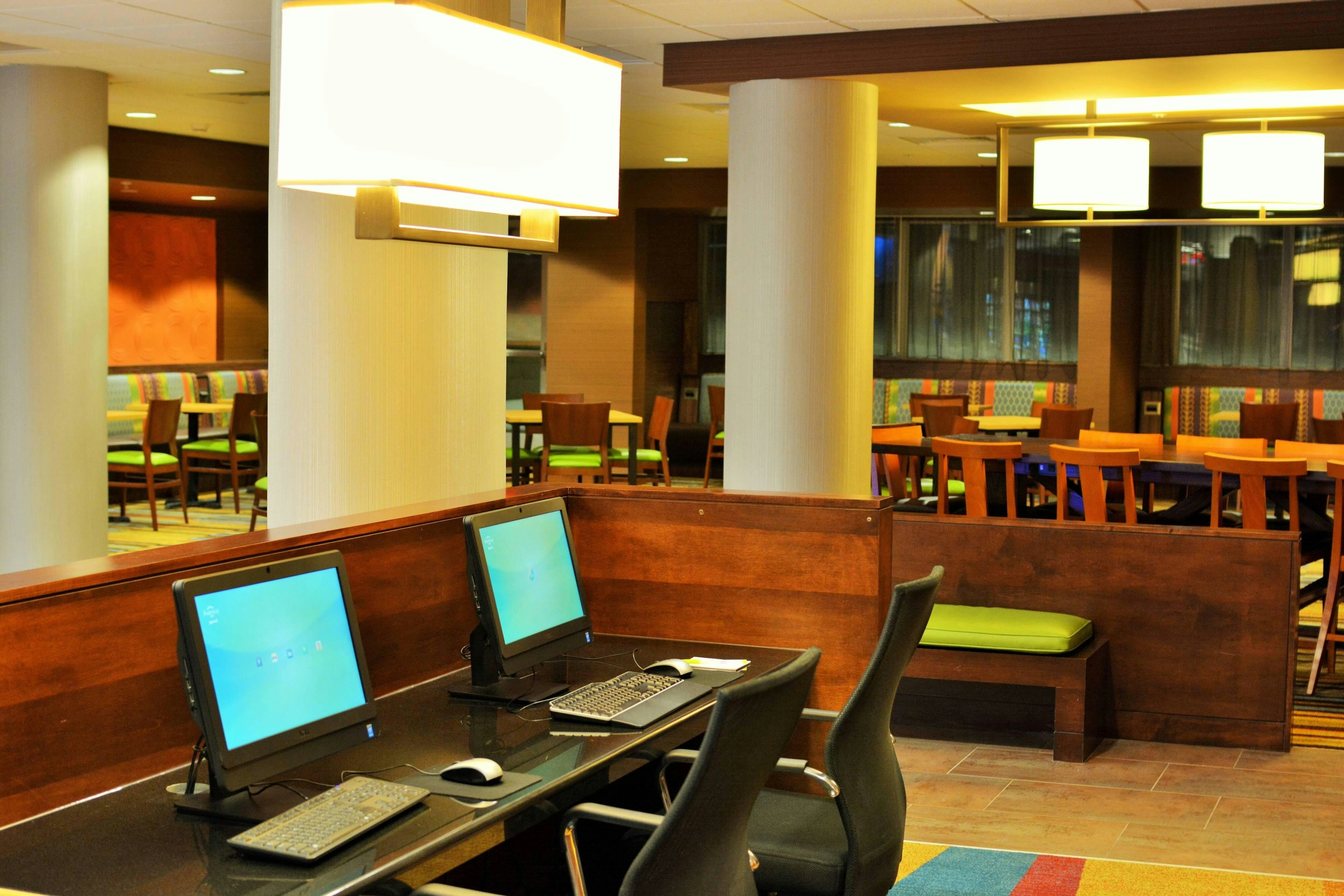 Fairfield Inn Suites Omaha Northwest 38/43