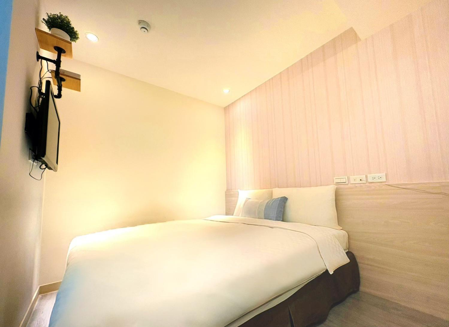Exquisite, Double Bed, No Window