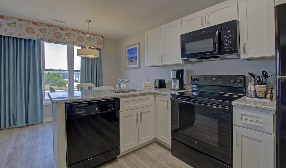 Atlantic Beach Resort, A Ramada 48/68