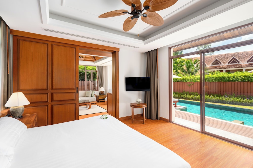 GRAND, POOL, DELUXE, VILLA